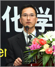 图为日本海外环境协力中心（OECC）总监Nishimiya Koji发表演讲